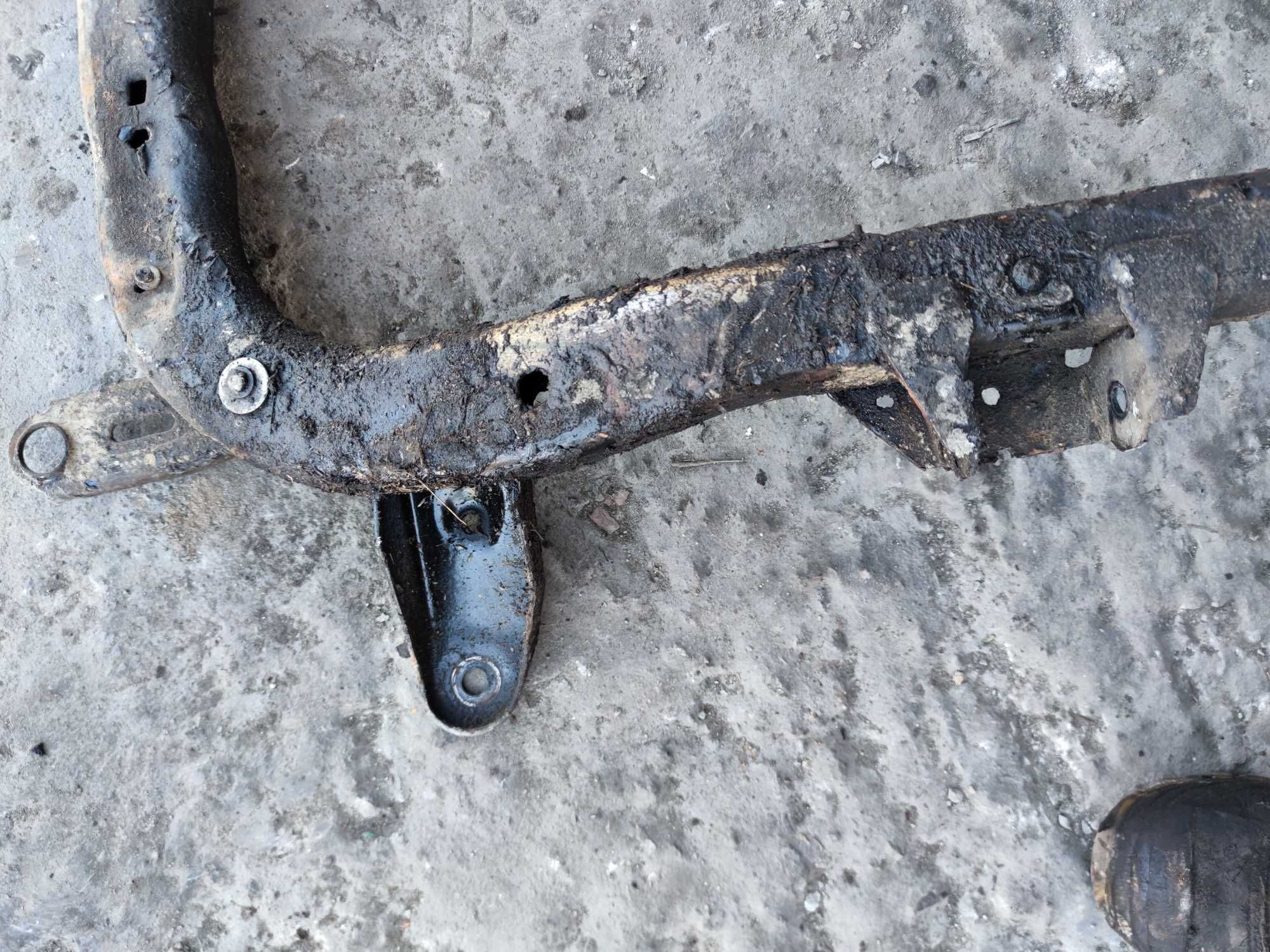 Opel Corsa C Combo Meriva A Sanki Wózek Belka Kołyska Trawers Przód