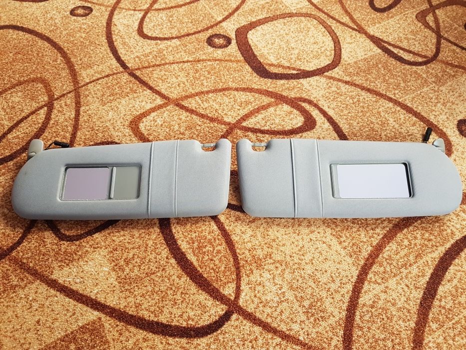 Сонце захисні козирки на Audi A8 D2.