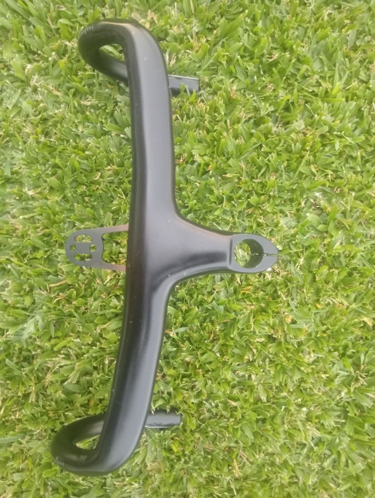 Guiador em carbono