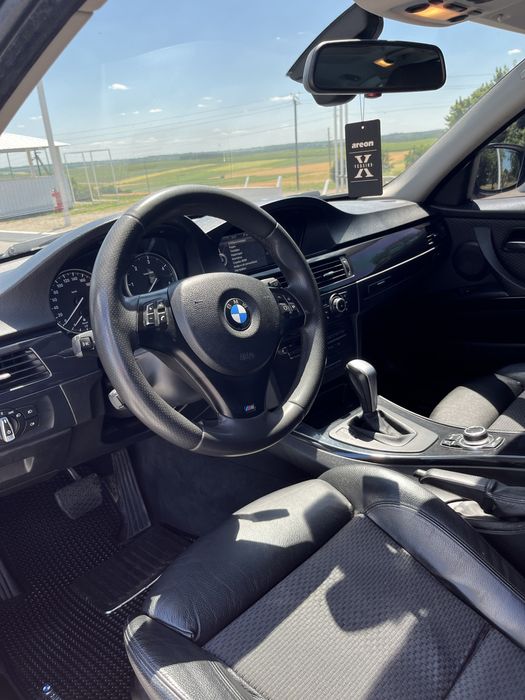 Бмв 320d на гарній камплектації
