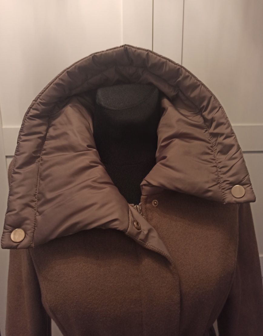 Efektowny karmelowy płaszcz kurtka