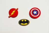 Pins Logos avengers Capitão-américa, Batman e Flash