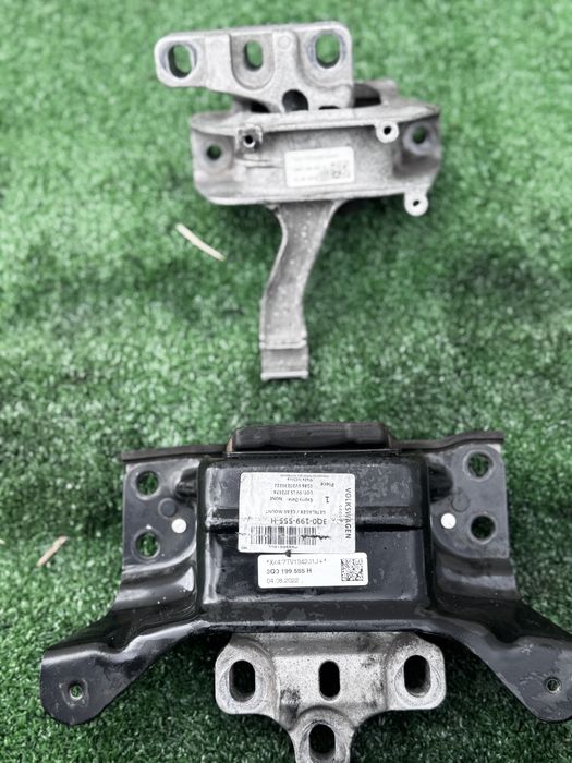 Подушка двигуна Wolksvagen Passat b8 2.0TDI