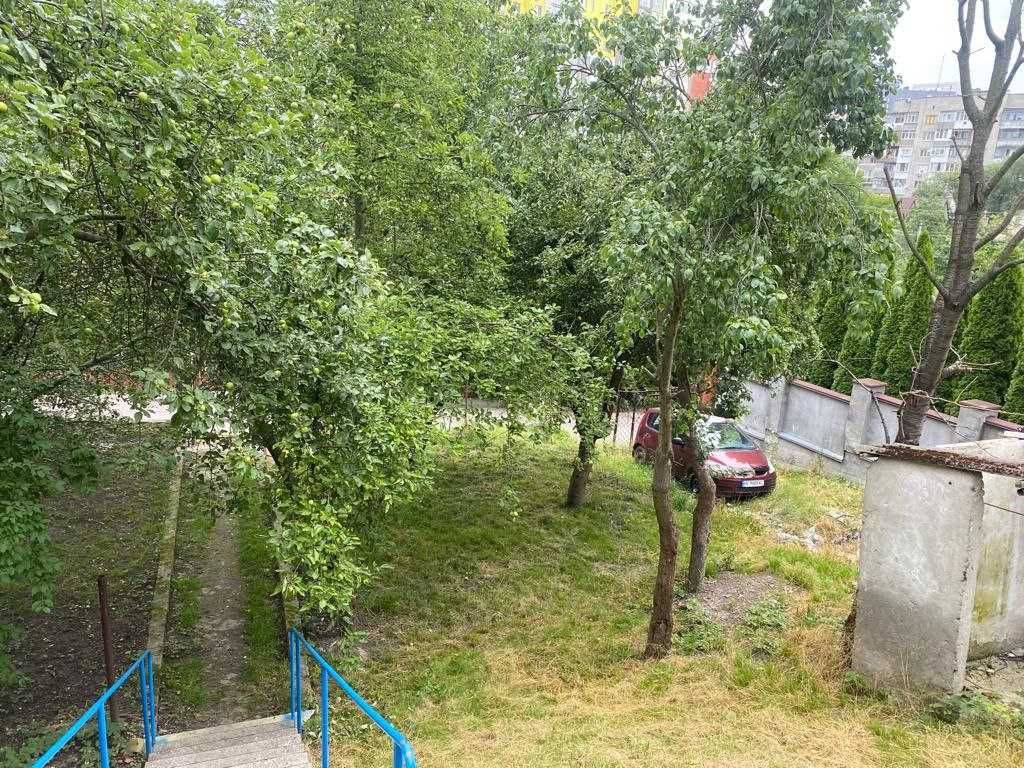 Продаж будинку з ділянкою у Шевченківському районі