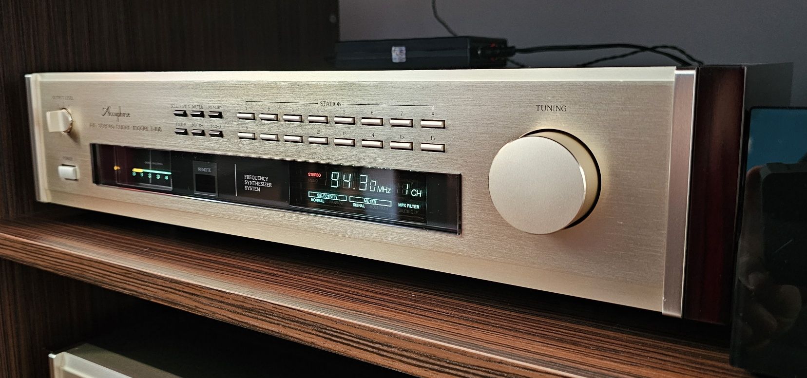Accuphase tuner T-108 Vintage piękny pedantyczny stan po Serwisie
