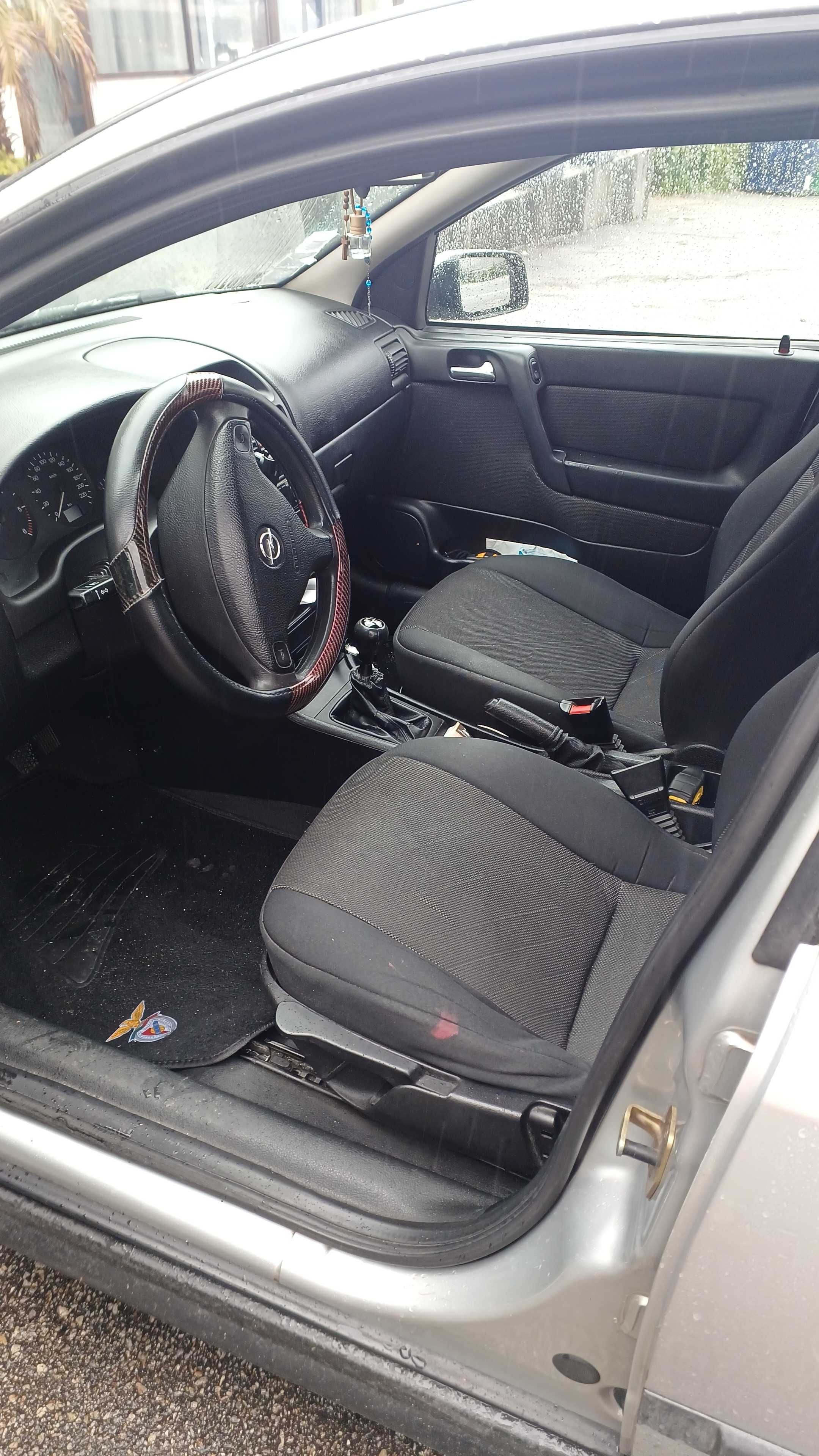 Opel Astra 1.7 DTI 2000 – Económico e Fiável
