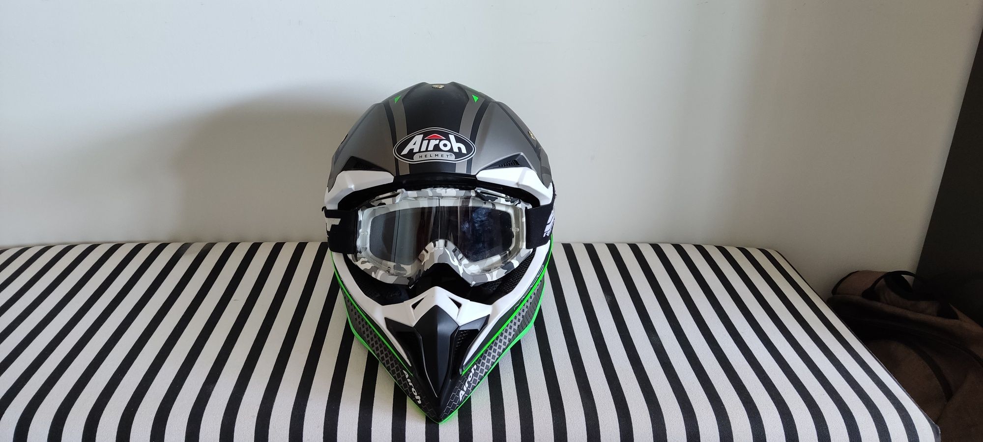 Capacete AIROH Wraap Mood Green Matt