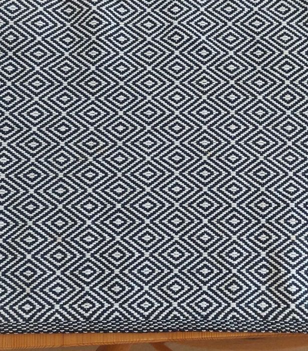 Individuais de mesa preto e branco