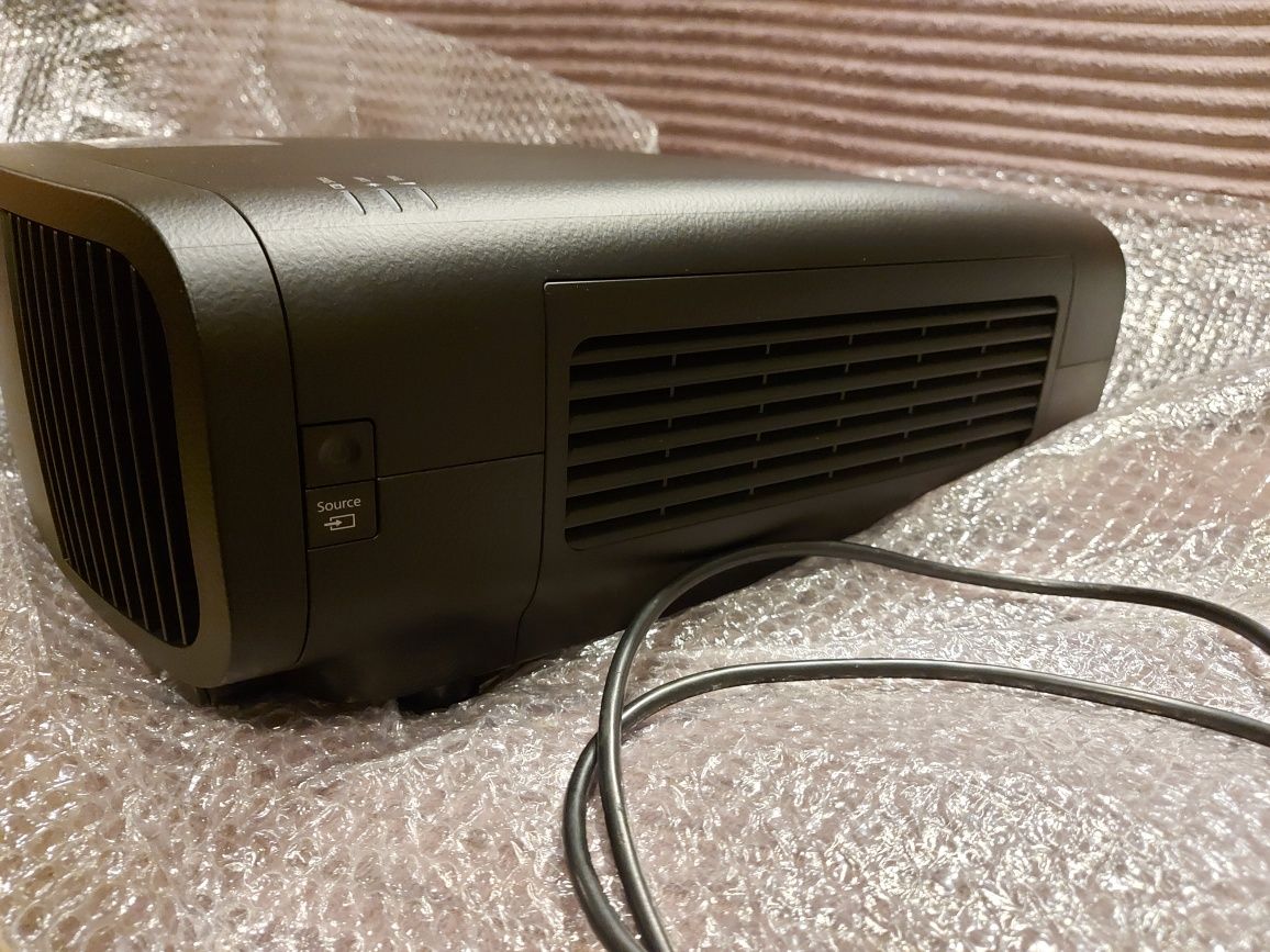 Projektor Epson eh-ls12000b