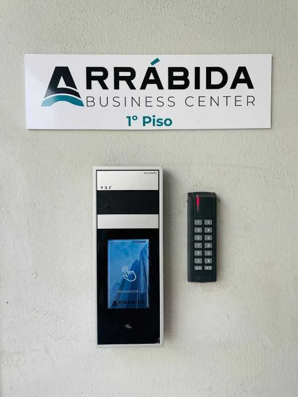 Escritório próximo ao Arrábida Shopping