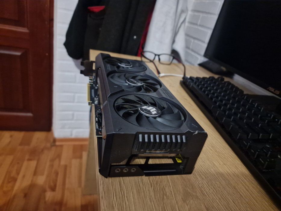 Asus PCl-Ex GeForce RTX 4070 Ti TUF Gaming OC Edition 12 GB