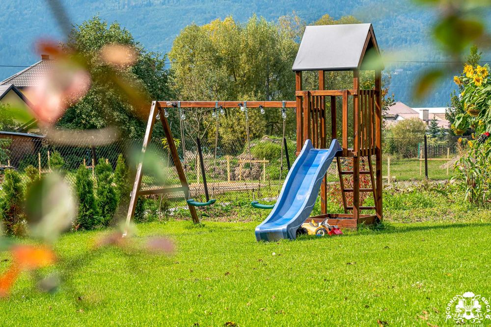 Noclegi z klimatem w Beskidach, blisko szlaku, pokoje z antresolą.