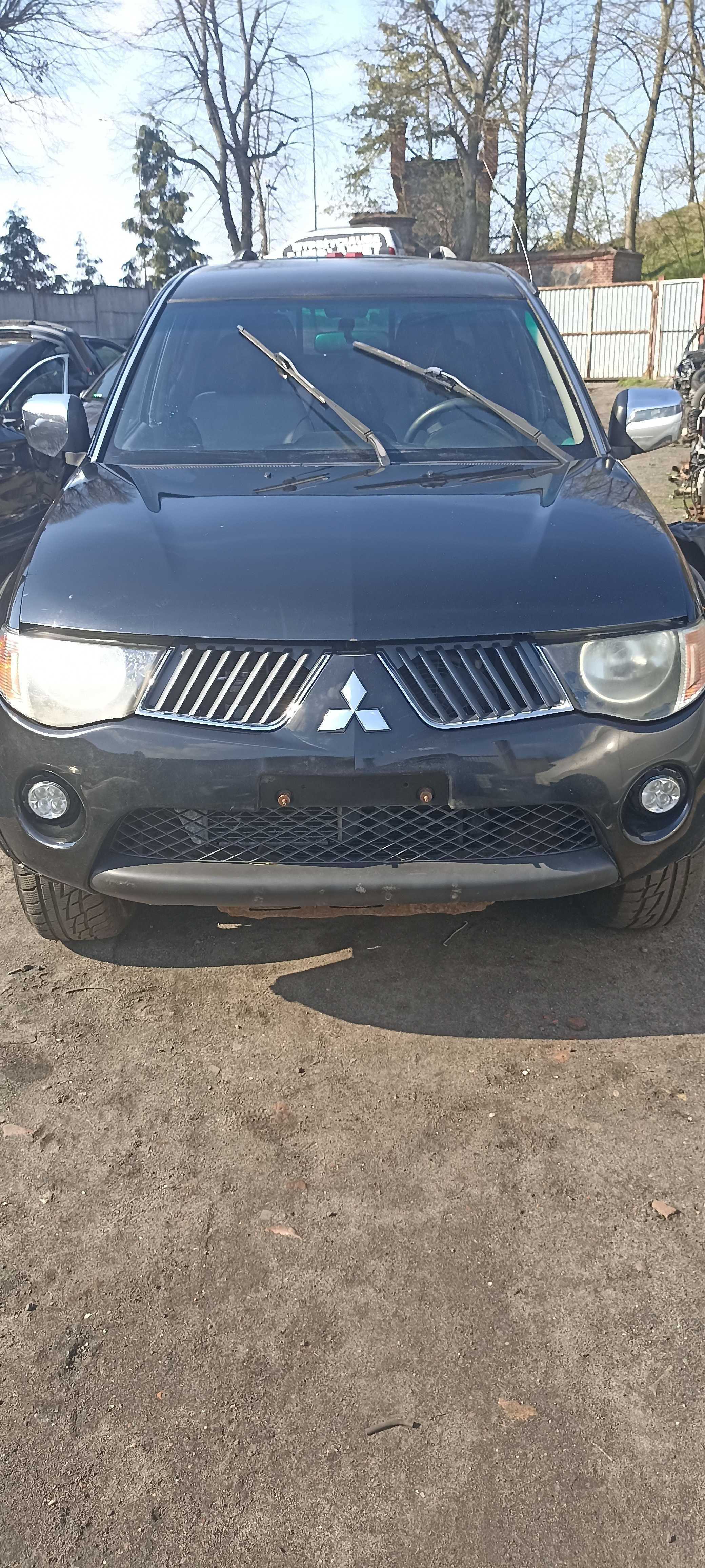 MITSUBISHI L200 IV 2.5 di-d 4d56  lusterko chrom 5 pinów  europa KB4