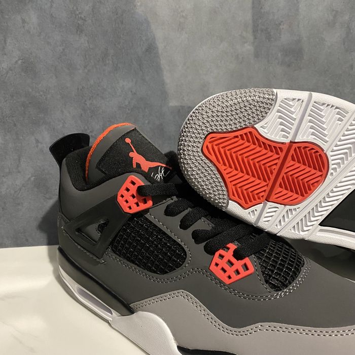 Nike Air Jordan Retro 4