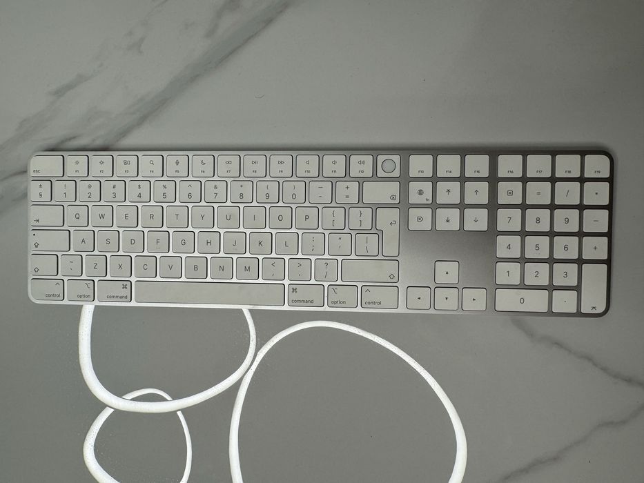 Klawiatura Magic Keyboard with Touch ID