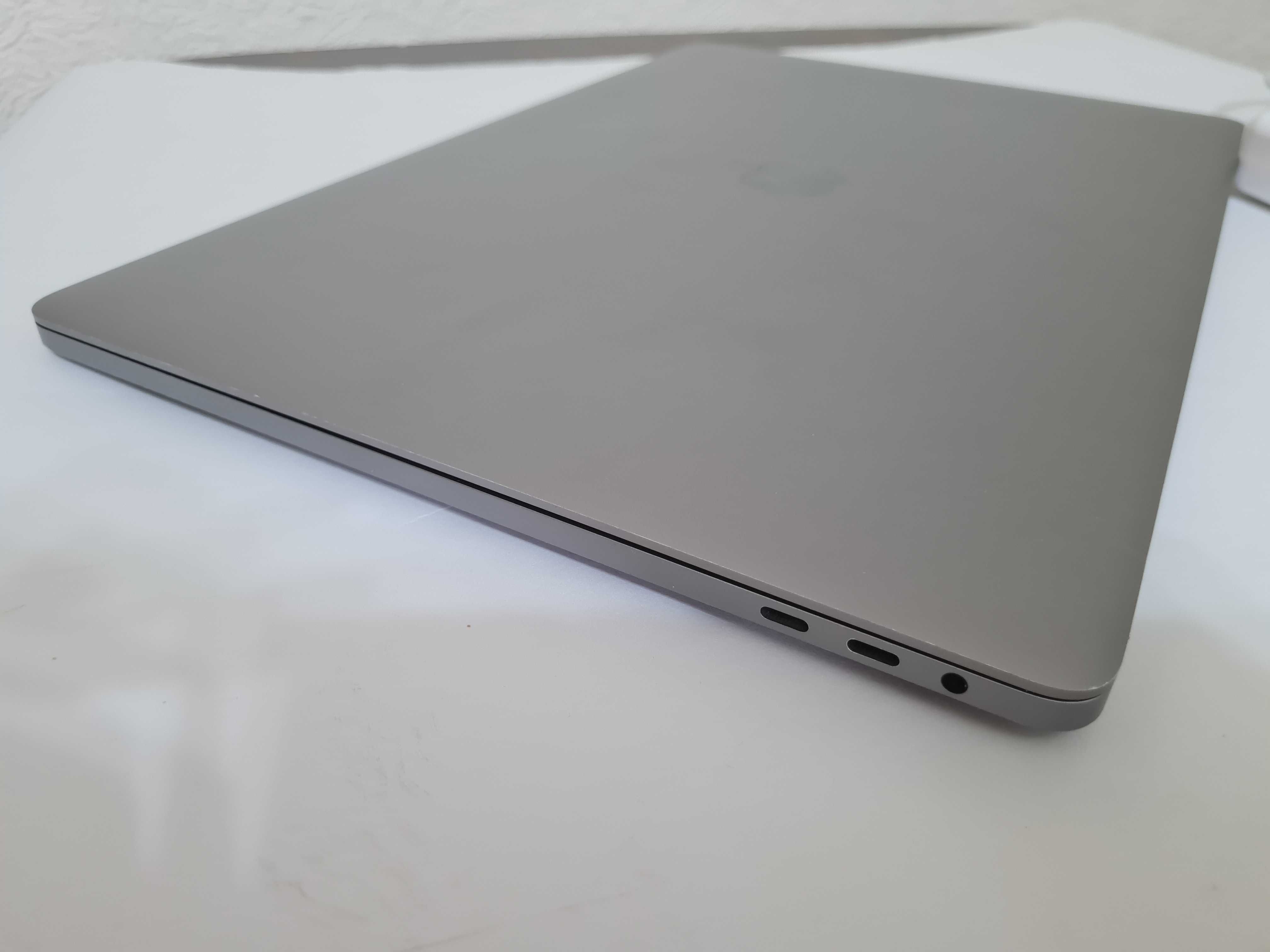 APPLE MacBook Pro A2141 2019 16" Intel i7 9750H 16GB 500GB