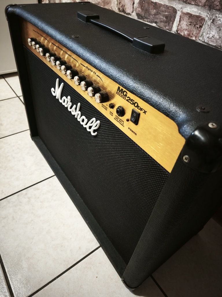 Wzmacniacz gitarowy Marshall MG250DFX