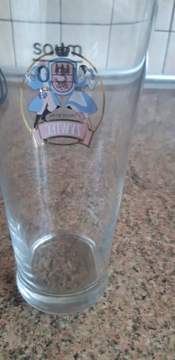 12 szklanek do piwa z logo Żywiec.