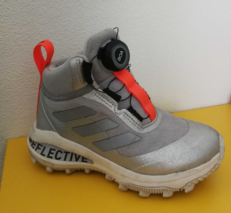 Buty dziecięce Adidas Reflective BOA rozmiar 18 cm.