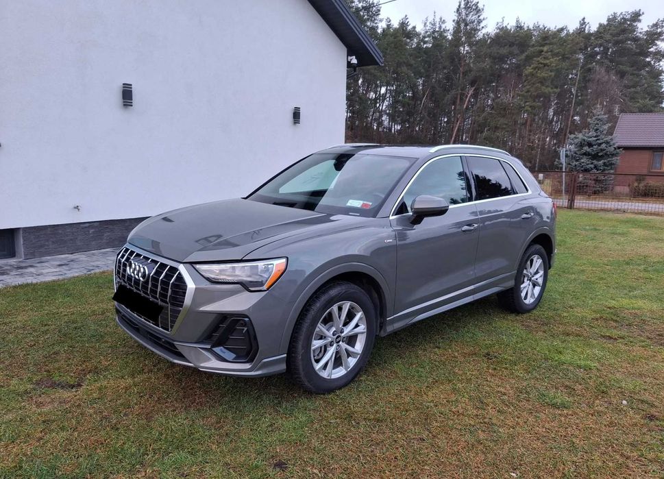 Audi Q3 Premium Plus 2021 року