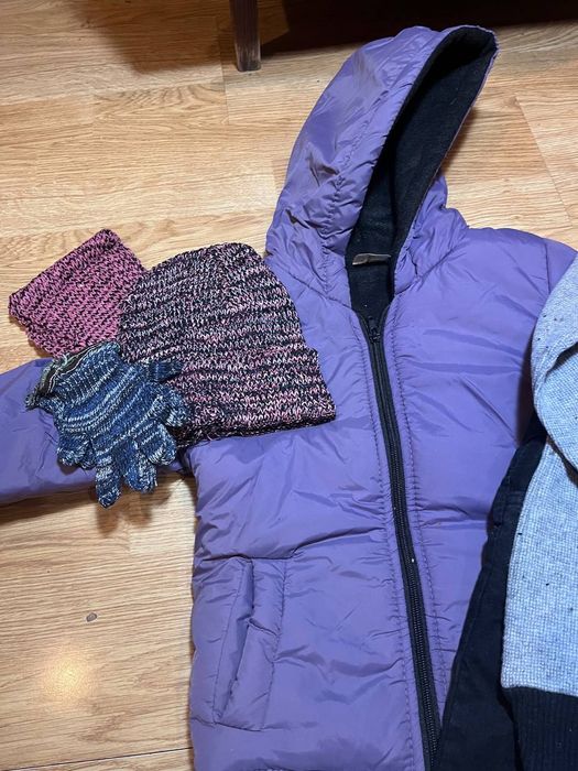 Набор дитячих речей (зима/осінь) розмір на 2-3 роки

Продаю комплект д