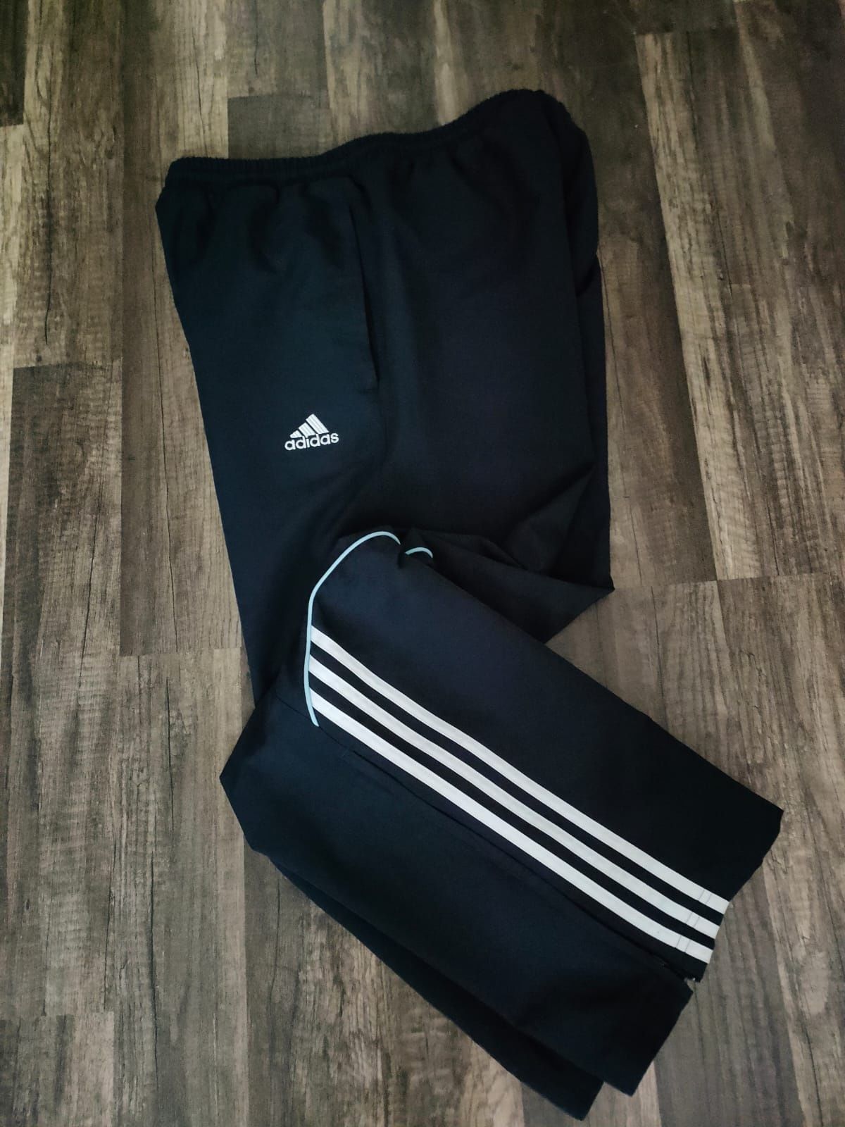 spodnie dresowe Adidas z podszewką i zamkami M/L