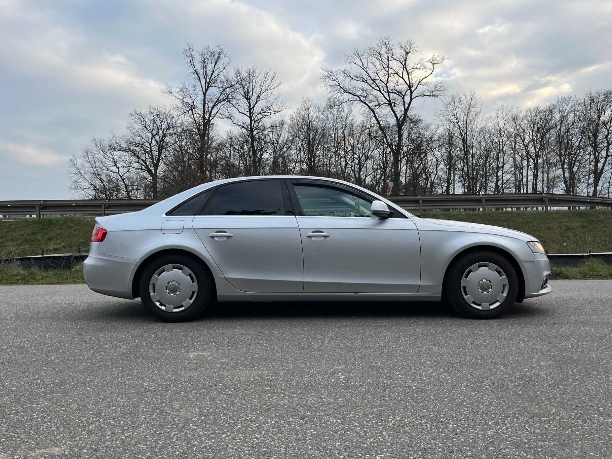 AUDI A4 B8 2.0 TDI godny uwagi