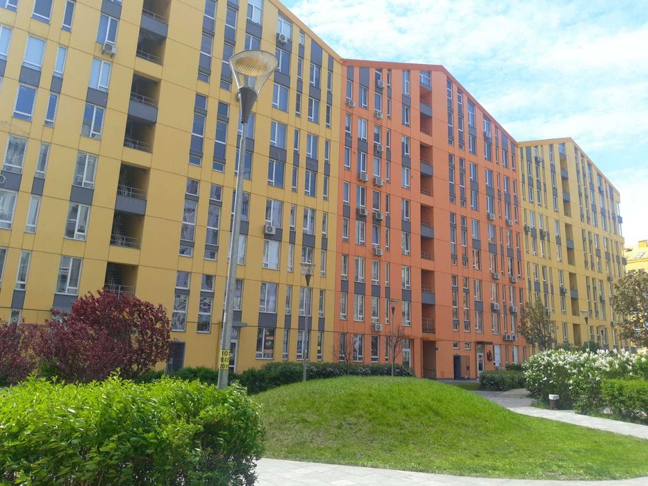 ТЕРМІНОВИЙ ПРОДАЖ приміщень під орендний бізнес у ЖК "Комфорт Таун"