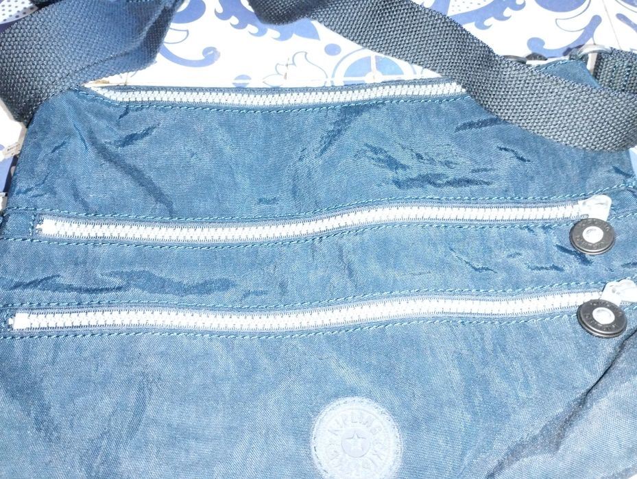 Mala de senhora negra á tiracolo nova