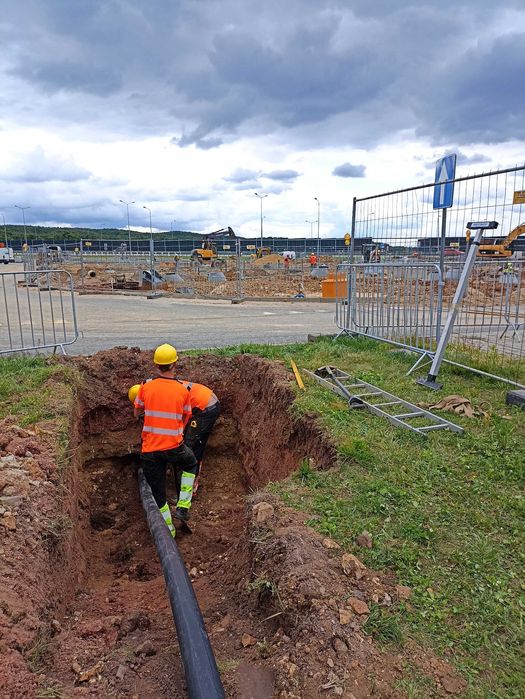 przeciski przebicia kretem koparka łańcuchowa mikoparka przewierty