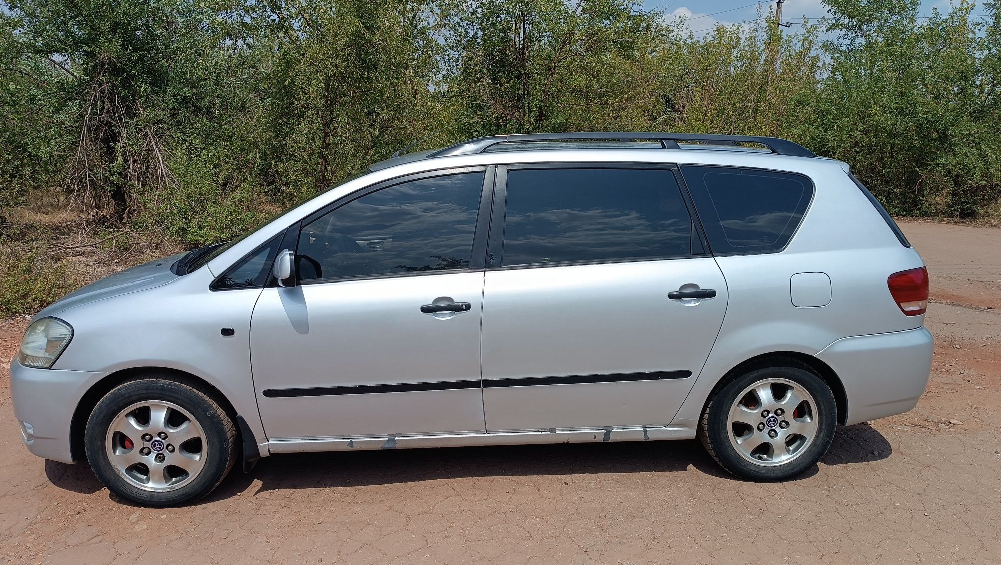 Toyota Avensis Verso