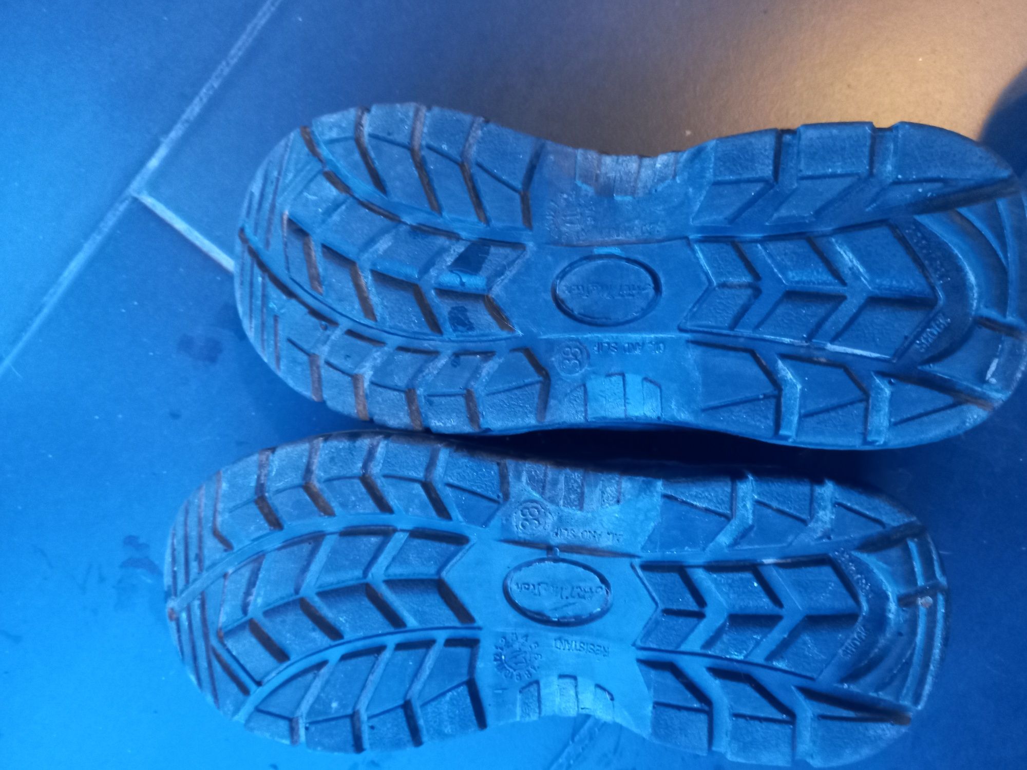 Buty robocze z noskiem S1