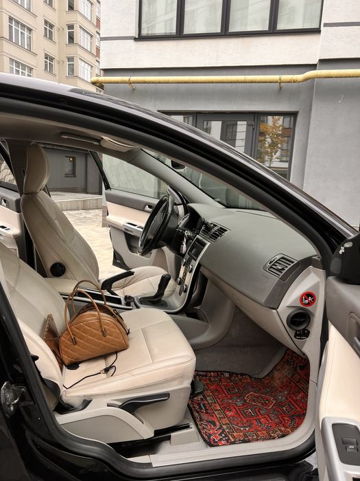 Volvo S40 седан авто