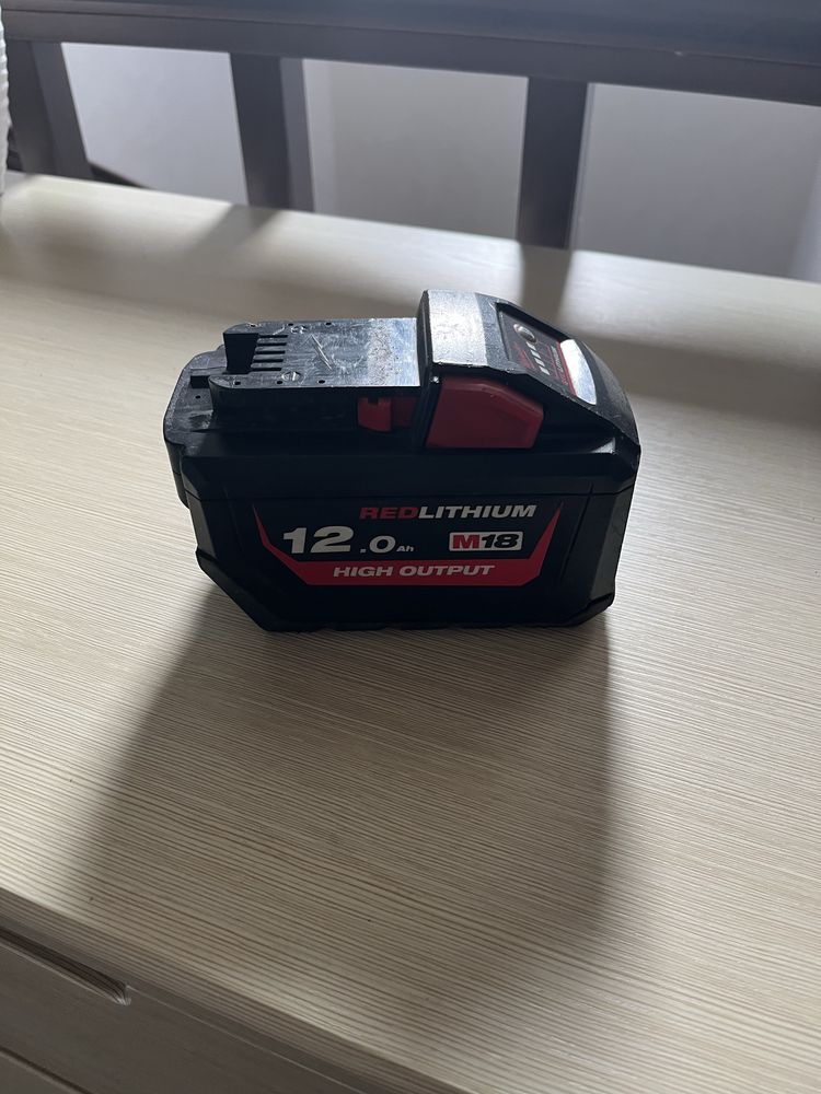 Акумулятор батарея Milwaukee High Output 12.0 Аг