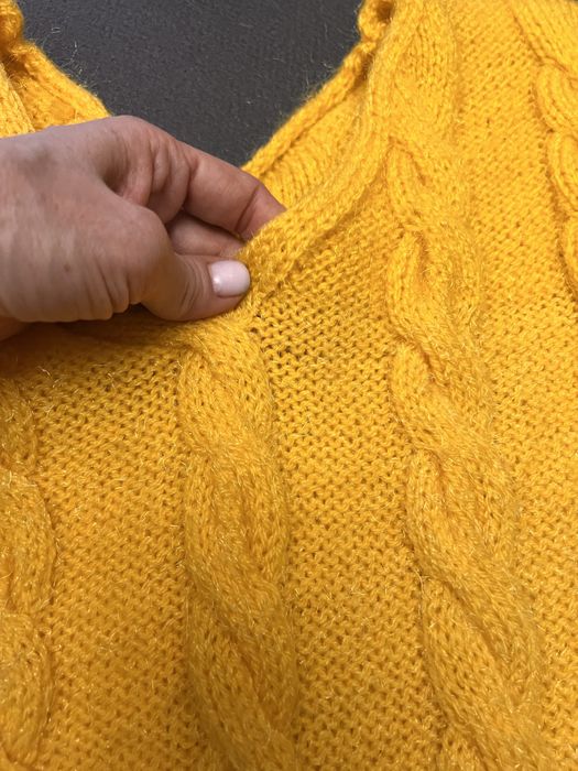 Светр жіночий жовтий з коротким рукавом