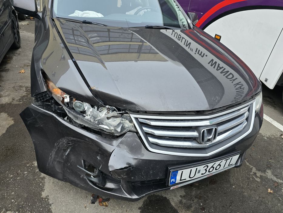 Honda Accord uszkodzona blacharsko
