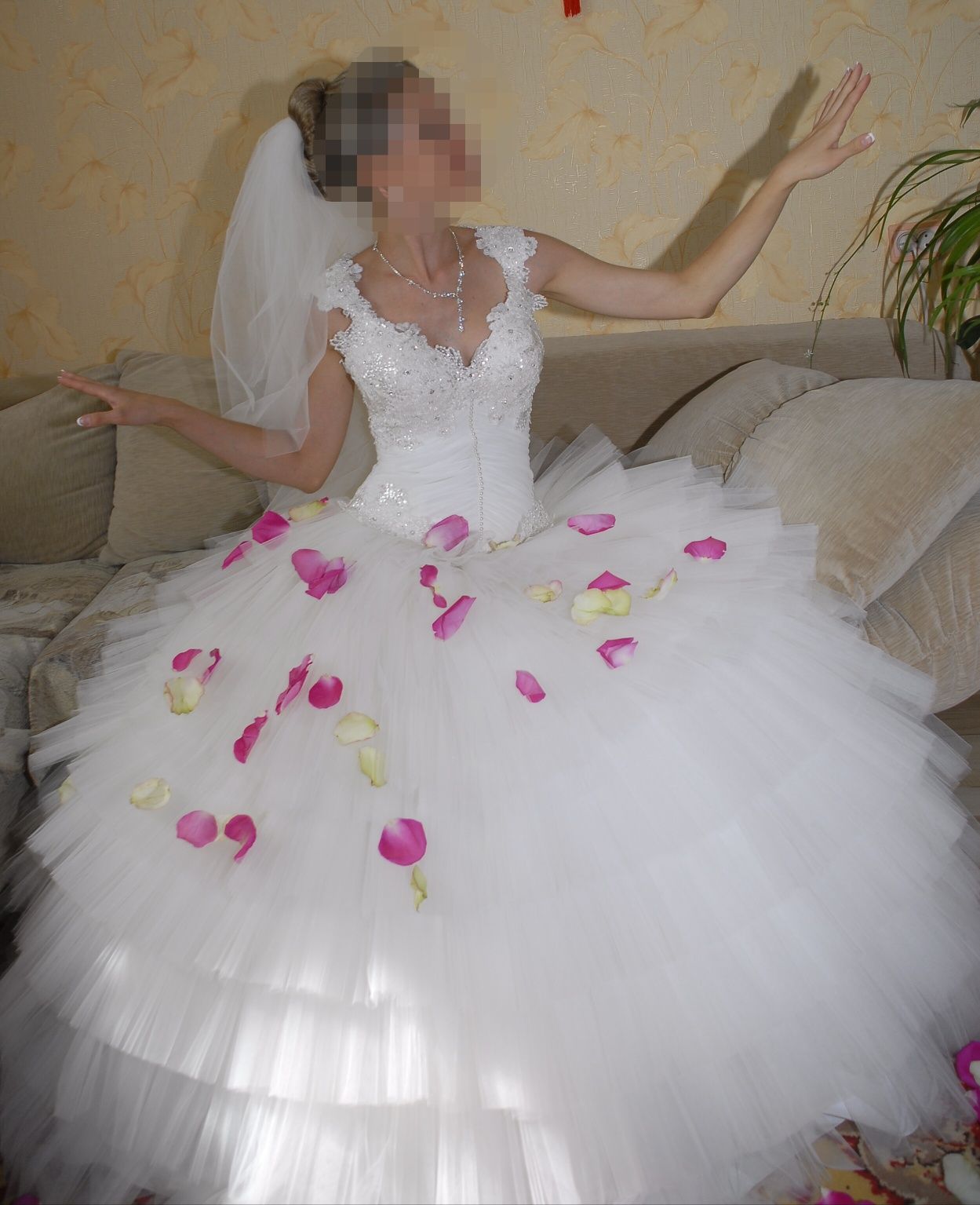 Весільна сукня, розмір 42-48