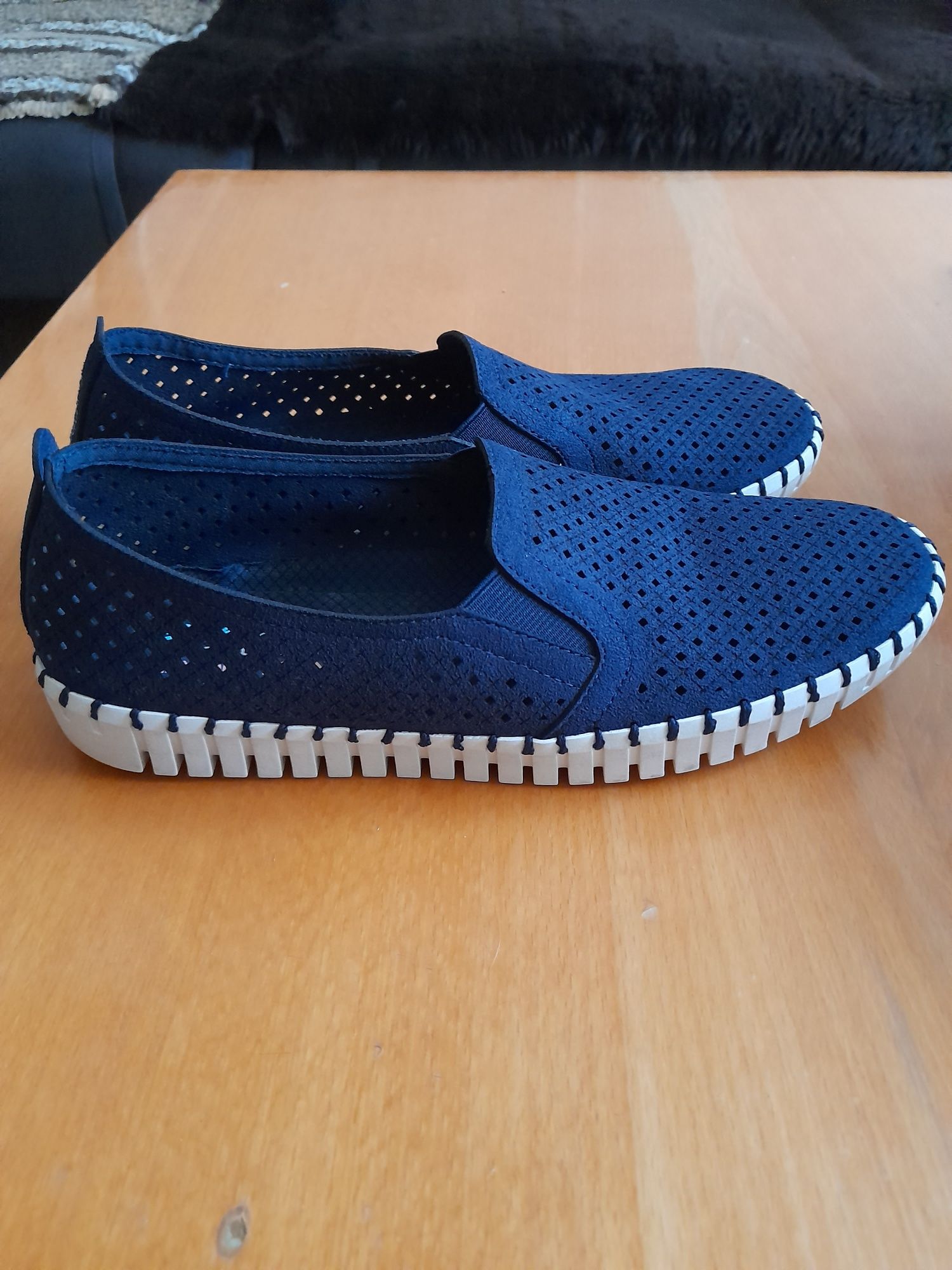 Skechers сліпони 39р., кросівки Clarks 38p.