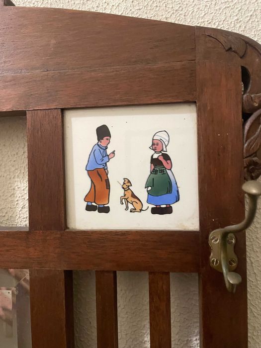 Bengaleiro com Azulejos ( muito antigo )