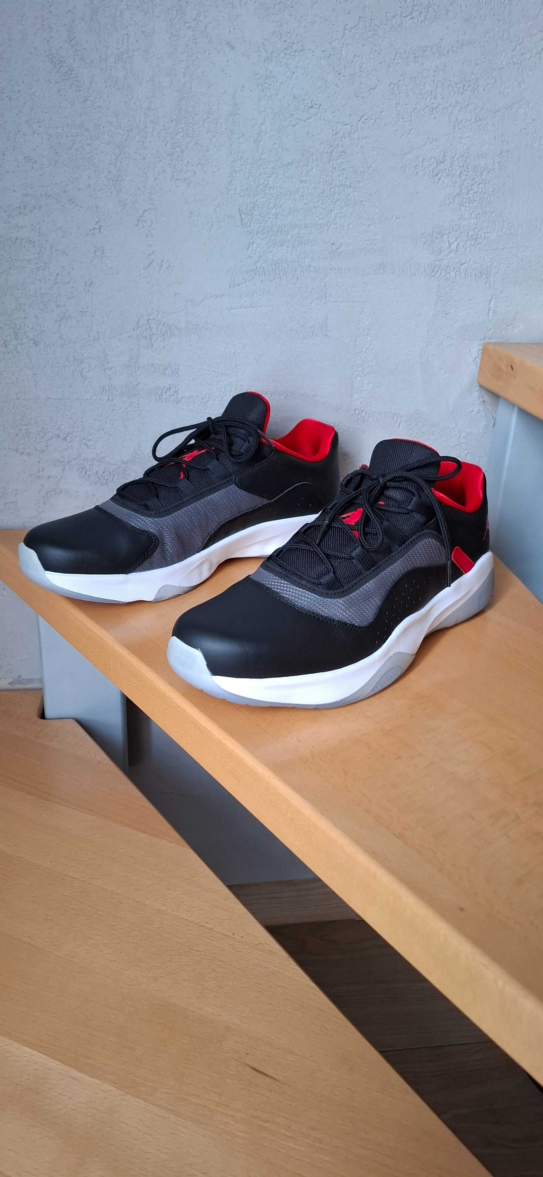Nike Air Jordan 11 RETRO LOW