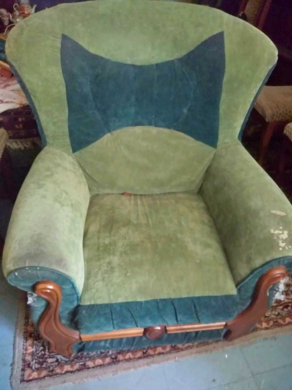 Кресло масивное в гостинную (2 шт)