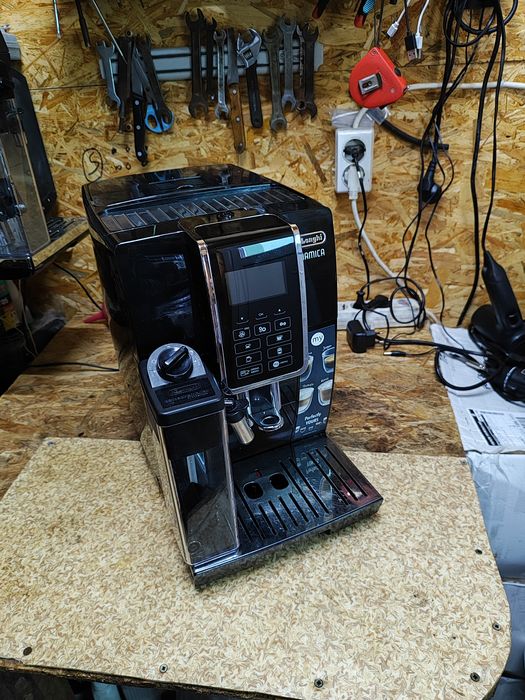 Кофемашина,кавомашина Delonghi Dinamica Капучино 2022 год