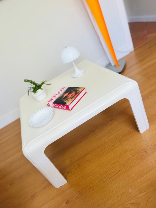 Mesa branca Kartell