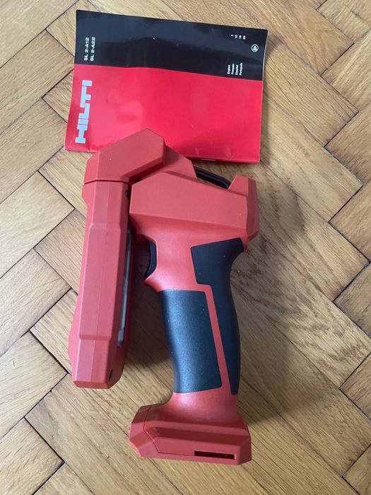 Інструменти, шуруповерт, акумуляторні батареї, зарядна станція