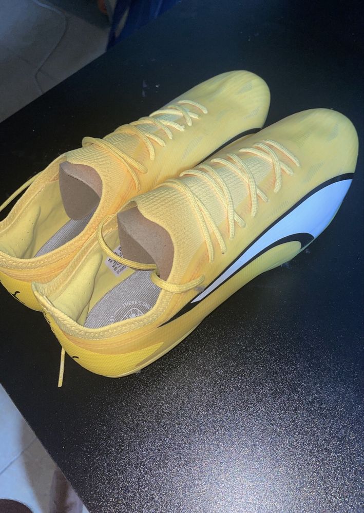 Chuteiras Puma Ultra Novas - Oferecidas por Jogador do SC Braga