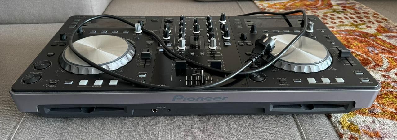 Pioneer XDJ R1 (All-In-One) com saco