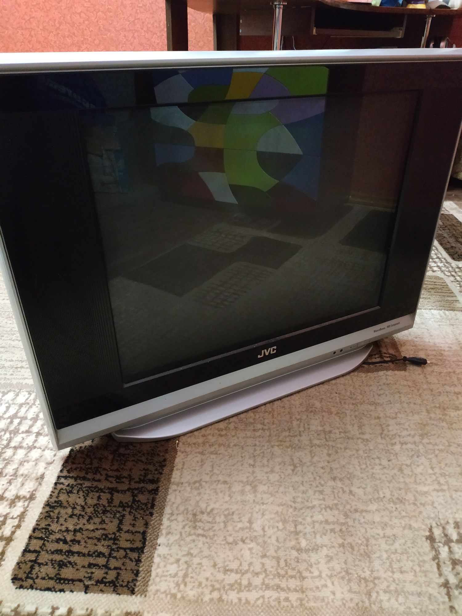 Телевизор  JVC как новый