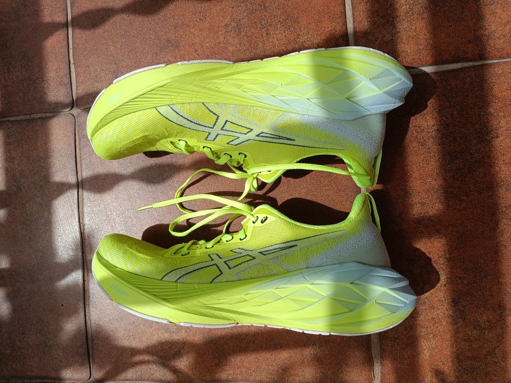 Asics Novablast 4