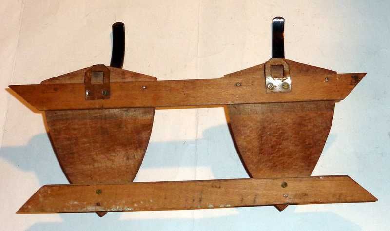 Ciekawy drewniany wieszak - oczy sowy- .