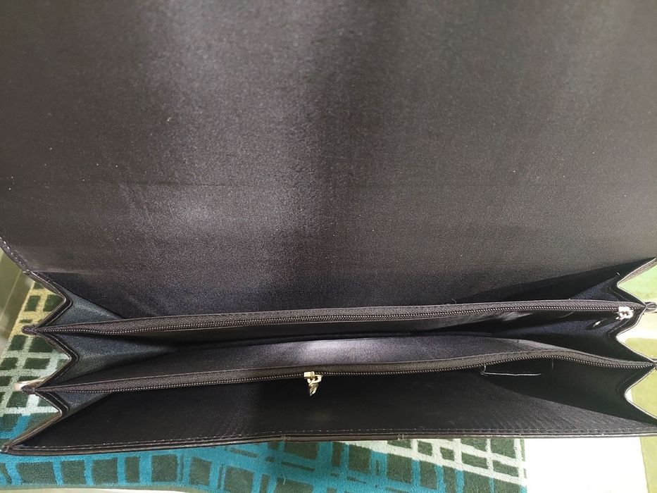 Кожаный портфель